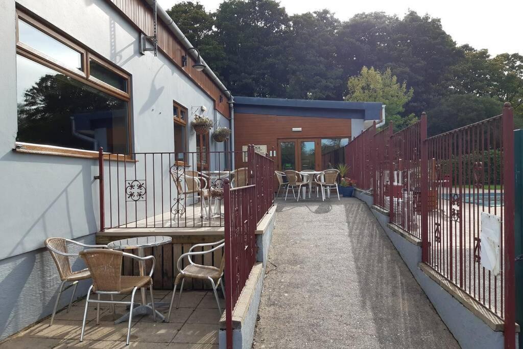 174 Glan Gwna Park Caernarfon * Caeathro